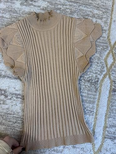 Qadın üst geyimləri dəsti – 4 ədəd 1) Zolaqlı yay bluzası: - Rəng — 7