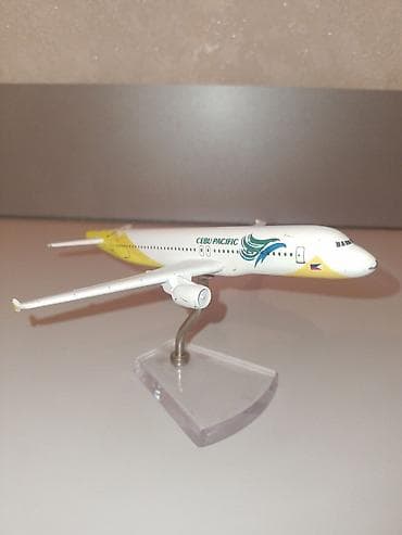 CEBU PACIFIC sərnişin təyyarəsi modelinin stolüstü maketi - Hava — 4