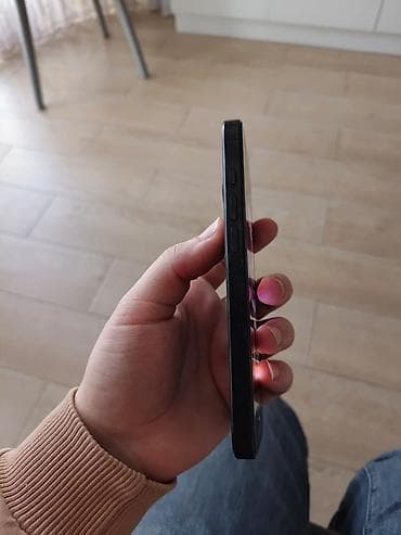 iphone se 2: IPhone 16 Pro, 256 GB, Black Titanium, Face ID — 1