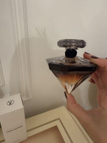 Qadınlar üçün ətir – kristalvari romb şəklində flakon - Flakon: tünd