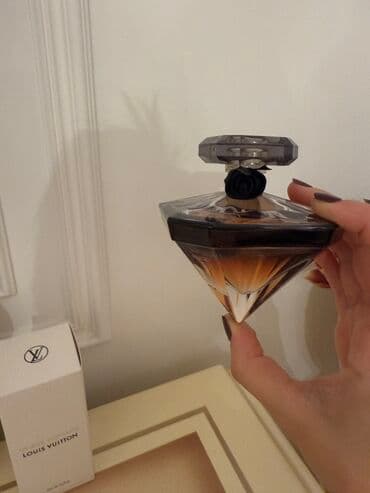 qadın cemperləri: Qadınlar üçün ətir – kristalvari romb şəklində flakon - Flakon: tünd — 1