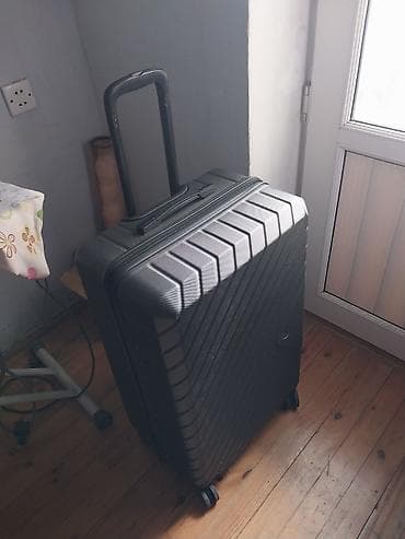 Çamadanlar: Sərt gövdəli, təkərli səyahət çamadanı - Material: yüngül və davamlı — 2