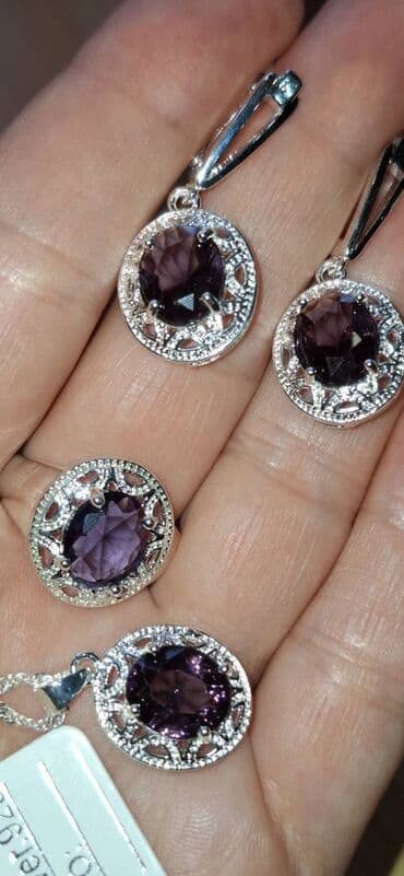 tek qas qizil sirqalar: Комплекты. Новые — 18