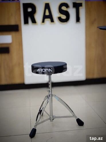 qoşa nagara: Udarnik oturacağı Baraban oturacağı Udarnik oturacağı Drums — 1