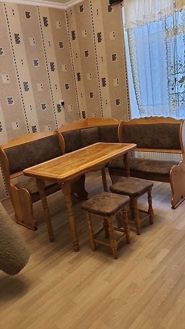divan satisi: Metbex divani stol ve 2 eded taburetka satilir divan bazlaidi hamisi — 1