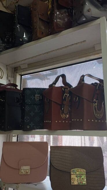 qaşlı çanta: Dükan bağlandığı üçün qalıq mallar maya qiymətindən aşağı verilir — 2