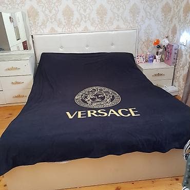 bamboo tekstil: Versace loqolu premium yataq örtüyü - Rəng: qara, qızılı loqo və yazı — 1