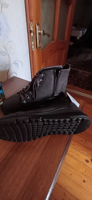 herbi geyim sekilleri: Kişilər üçün lc waikiki firmasina məxsus bot.Təzədir, ölçü uyğun — 4