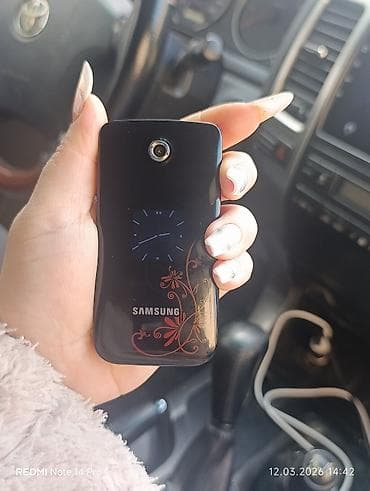 lords mobile: Samsung E250, Düyməli — 2