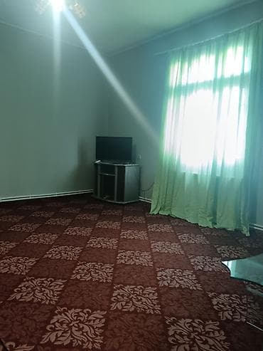 Mənzillər: Masazirda əsas yola yaxın yerdə yerləşen 3 otaqli orta temirli heyet — 4