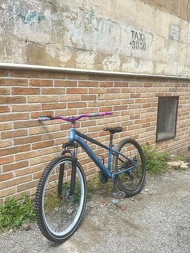 28 lik velosiped: Dirt/jump tipli tək sürüş üçün yığılmış velosiped — 1