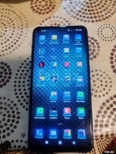 iphone 11 qiymeti 2 ci el: Üz şüşəsində yüngül bilinmeye - Model: Redmi (arxa paneldə Redmi — 1