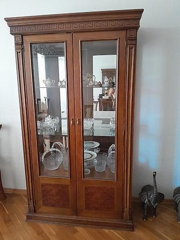 Mağaza avadanlığı: Klassik üslubda vitrin şkaf dəsti - Material: təbii ağac karkas, ön — 2