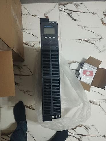 Elektronika: UPS, 2501 - 3000 Vt, Rozetkaların sayı - 3 — 6