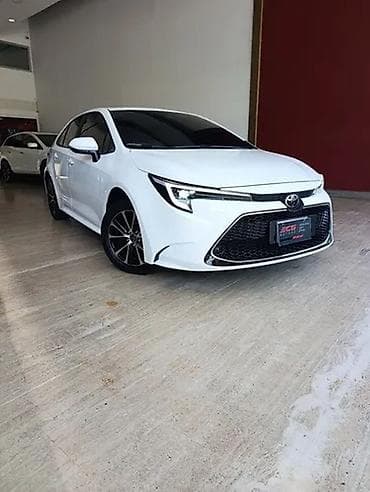 tecili avtomobil satanlar: Toyota Corolla Hybrid sedan Gundeliy verilir buraxiliwi var 35 azn — 2