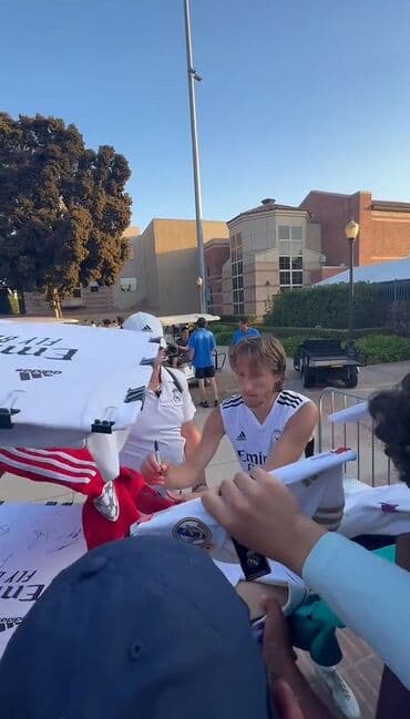 qizil qiymeti 2022: Futbolka, Adidas, L — 6