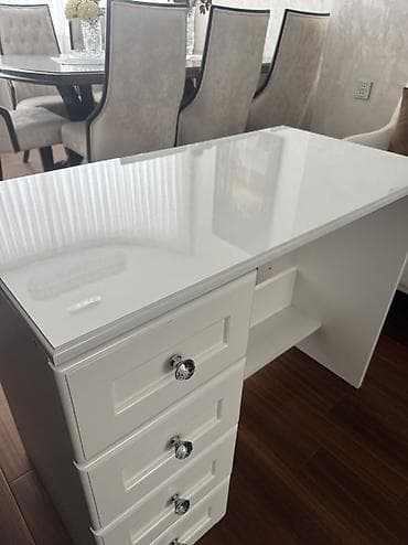 mebel satıram: Salam.Satıram yazı masası.Uzunluqu 95 sm,eni 50 sm,hündürlüyü 75 — 4