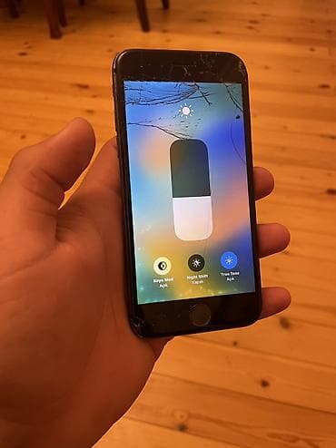 iphone 2: IPhone 8, 64 GB, Jet Black, Barmaq izi, Simsiz şarj — 3