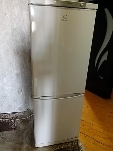 2 qapılı Indesit Soyuducu Satılır, rəng - Ağ