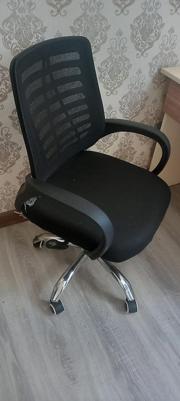 ofis şəkilləri: Ofis və oyun kresloları — 1