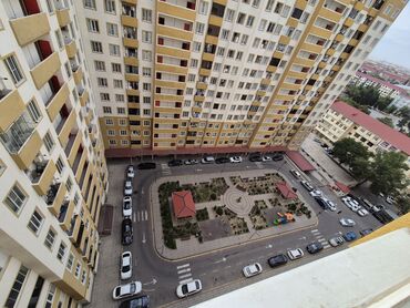 9 mkr kirayə evlər: Sumqayit seher 9 cu mkr kristal abseron, ümumi sahəsi təxminən 38 — 1