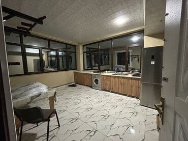 qubada kiraye evler ayliq: Bakı, Montin, 3 otaqlı, Köhnə tikili, m. Nəriman Nərimanov, 50 kv. m — 3