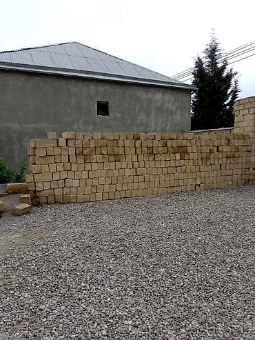 1 gunluk kiraye evler: Bərdə şəhər sənaye küçəsi tam yol kənarında. 6.5 sotda yerdən — 6