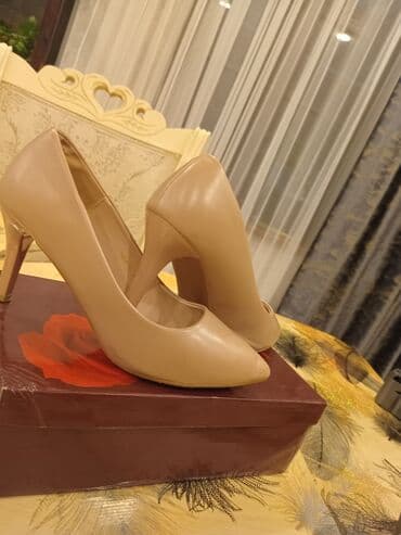 туфли новая не одевала не разу: Geyinilib. 8 azn 40 razmer — 1