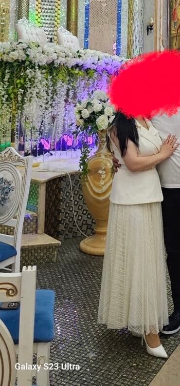 крем барои сахт кардани сина: Ağ rəngli zərif ziyafət geyimi - Üst hissə: qolsuz, yaxası qatlana — 1