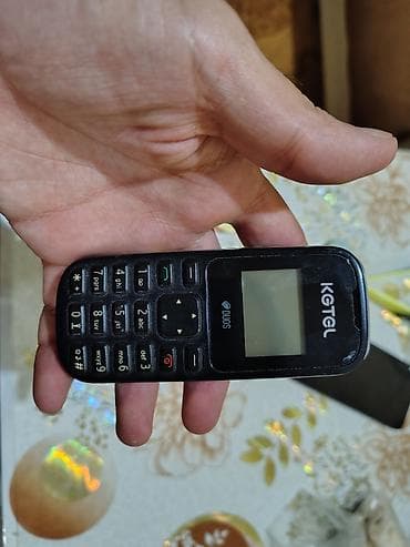 data modem sim card: - Model: Realfone 6303 (qutusu ilə) - Şəbəkə: Dual SIM - Ekran: rəngli — 7