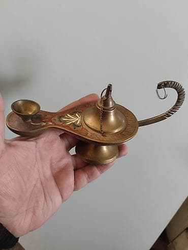 Kolleksiya üçün antik dekor və alətlər paketi - Pirinç yağ lampası lalafo.az -da Kolleksiya üçün antik dekor və alətlər paketi - Pirinç yağ lampası