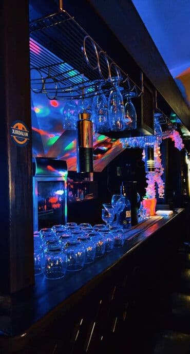 nefis döner masazir: Azadliq metrosuna yaxin yerləşən pab, ümumi sahəsi 200 kv,m olan, ayi — 13