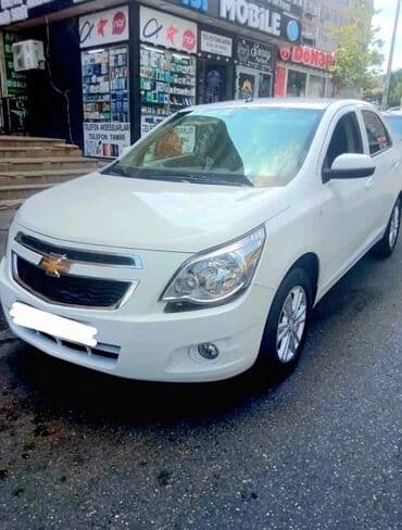 kia ceed 2010: Chevrolet Cobalt sedan – ağ rəng, şəhər və ailə istifadəinə uyğun — 4