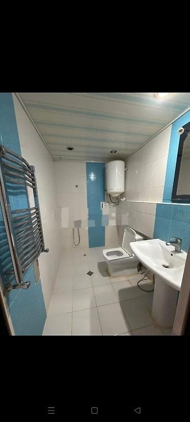 bine sovxoz evler: Binəqədide gençler şeherciyinde 6/2 mertebesinde 4 otaqli ev 450 azn — 9