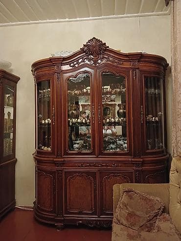 taxta komod: Klassik yemək otağı mebel dəsti Tərkib: - Uzadılma mexanizmi olan — 5