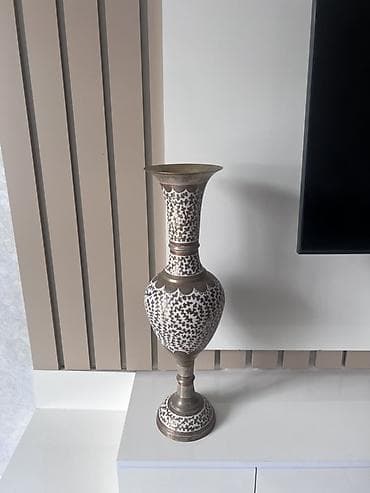 step deke: Bir vaza, Metal — 1