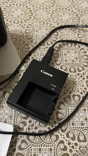 Kompüter, noutbuk və planşetlər: Canon 4000D 18-55mm, lensdə heç bir nöqtə, cızıq yoxdur İkinci əl — 2