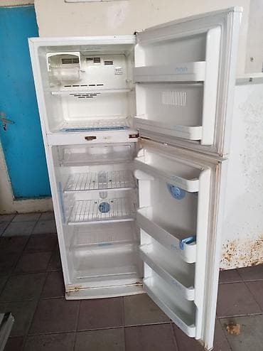 islenmis soyducular: İşlənmiş 2 qapılı LG Soyuducu Satılır, rəng - Ağ, Təkərli — 3