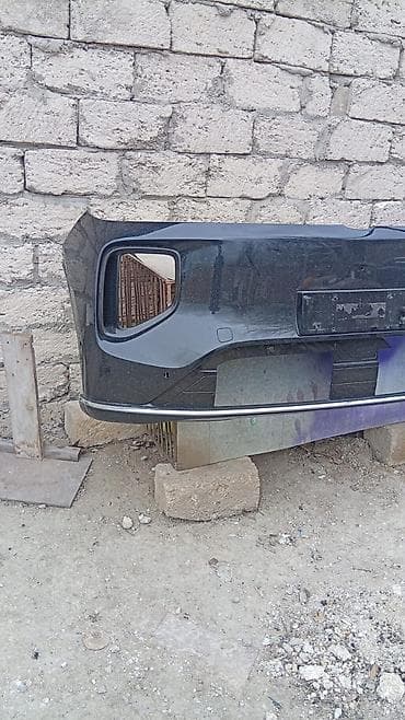 qab setkasi: Məhsul: Arxa bamper (avtomobil üçün) Rəng: Qara, parlaq Material — 2