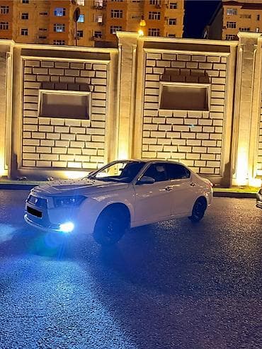 vito disk: Ağ rəngli sedan – fərdi tüninqli eksteryer və LED işıq paketi — 7