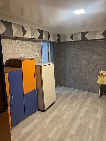 i̇kinci el: 3otaqlı studiya tipli mənzil/interyer. - Zal-hissə: divan, 2 ədəd — 5