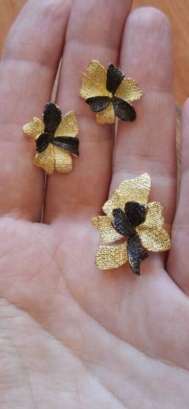 tek qas qizil sirqalar: Комплекты. Новые — 1