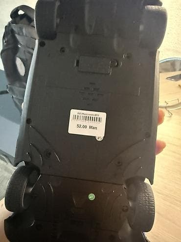 pultlu mawin: Məhsul: Radiouidarəolunan (RC) idman avtomobili modeli – mavi/qara — 7