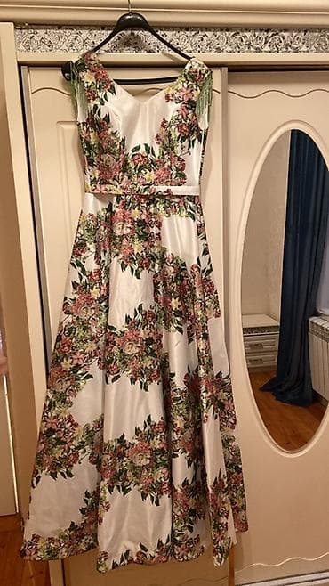 Cəmi 1 dəfə geyinilib yenikimidir Zərif çiçək naxışlı uzun don - — 1