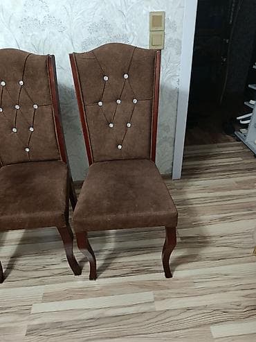 stul ustu: Yemək otağı üçün klassik üslubda yumşaq stullar dəsti. - Material — 3