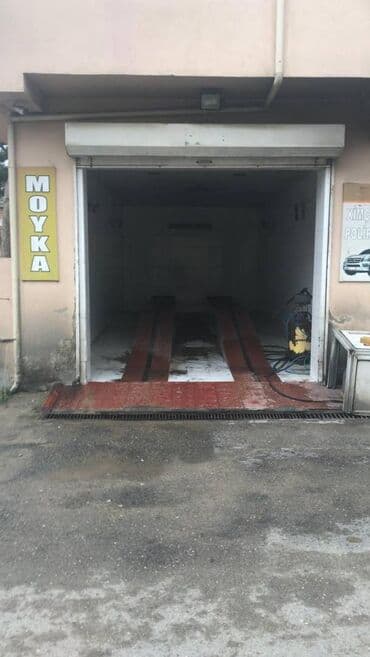 obyekt moyka satılır: Qarayev metrosu yaxınlığında 234 kv sənədi çıxarış olan 2 mərtəbəli — 2