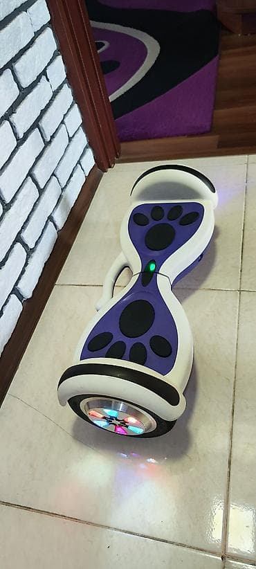 electro gitara: Demək olar ki, yeni vəziyyətdədir. Tam işləkdir, batareyası uzun — 3