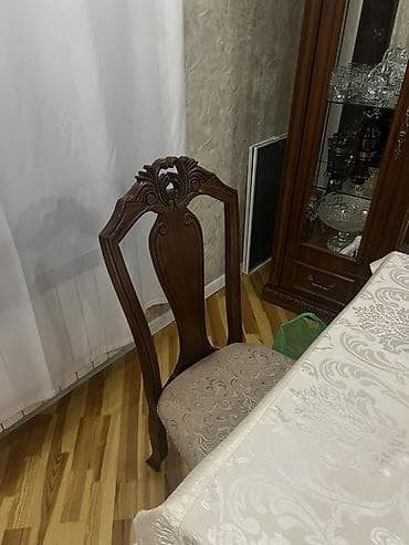 bufet: Klassik yemək otağı mebeli dəsti Tərkib: - 1 ədəd massiv ağacdan düz — 2