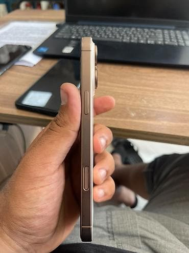 philips xenium 9@9d: IPhone 16 Pro Max, Natural Titanium, Face ID — 7