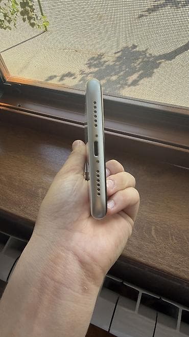 iphone usb: IPhone 11, 128 GB, Ağ, Barmaq izi, Face ID — 6